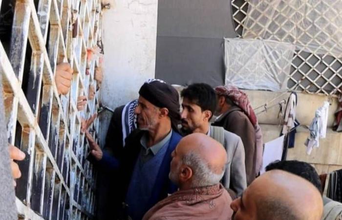 الحوثيون
      يجندون
      مئات
      السجناء
      في
      عمران
      وصعدة
      مقابل
      إطلاقهم