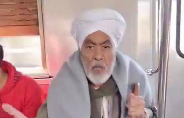 جدل
      وانقسام
      «سوشيالي»
      حول
      تعنيف
      مُسن
      مصري
      لفتاة
      بسبب
      «وضعية
      جلوسها»