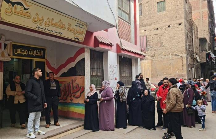 آلاف
      التونسيين
      يتظاهرون
      ضد
      التلوث
      البيئي
      في
      قابس