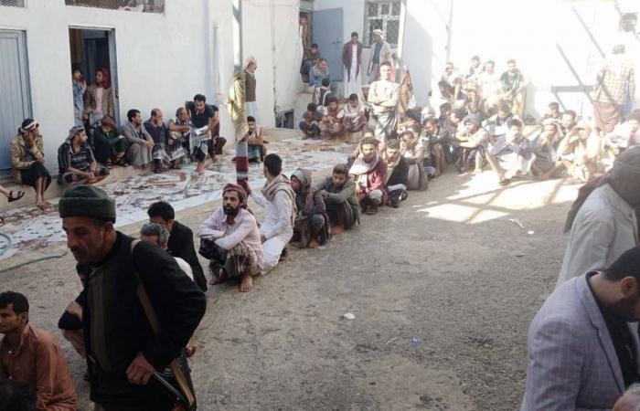 الحوثيون
      يجندون
      مئات
      السجناء
      في
      عمران
      وصعدة
      مقابل
      إطلاقهم