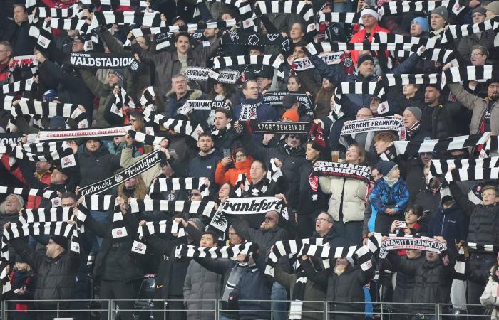 «جائزة
      السعودية
      الكبرى»
      تدعو
      المشجعين
      لحجز
      مقاعدهم
      «مبكراً»