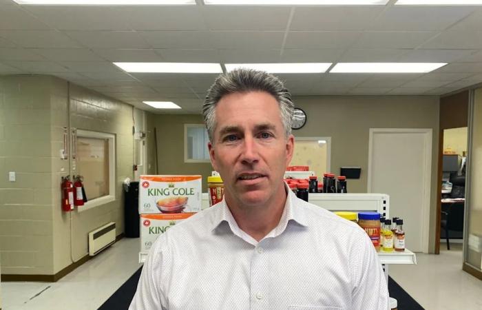 New
      customers
      line
      up
      for
      N.B.
      peanut
      butter
      —
      and
      doughnuts
      too