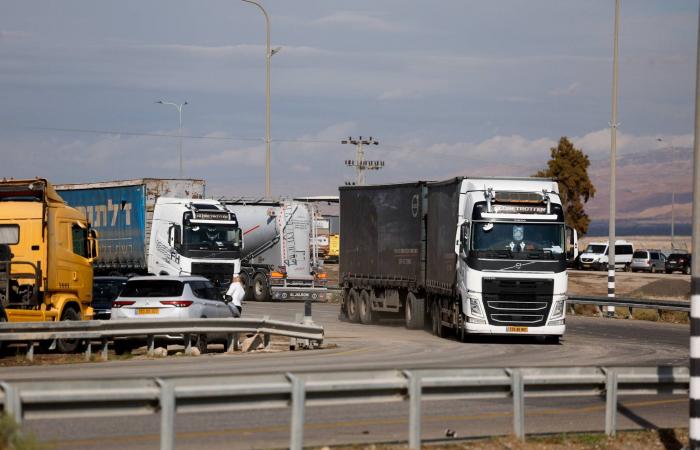 اجتماع
      باريس:
      تفهم
      لوضع
      لبنان
      وتحديد
      موعد
      لمؤتمر
      دعم
      الجيش