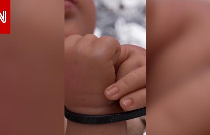 متابعة: قيود بلاستيكية على يد دمية "الطفل يسوع" في مشهد الميلاد تثير ردود فعل متباينة