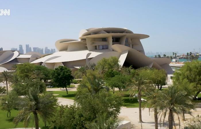 زهرة الصحراء.. أيقونة في قطر تلهم الفنانين للحفاظ على تراث البلاد