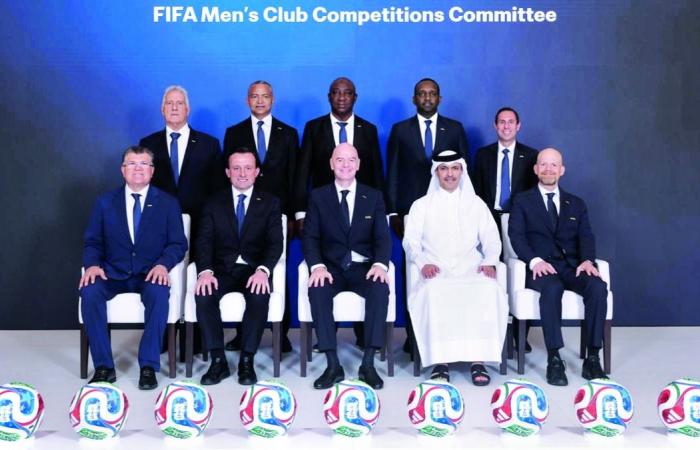 البوعينين يترأس اجتماع لجنة مسابقات الأندية بالفيفا