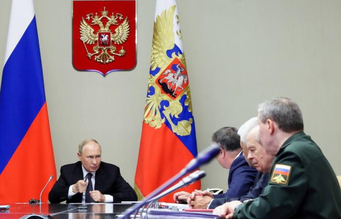 مسؤولون
      غربيون:
      روسيا
      تحاول
      إغراق
      أوروبا
      بحملة
      تخريب
      واسعة