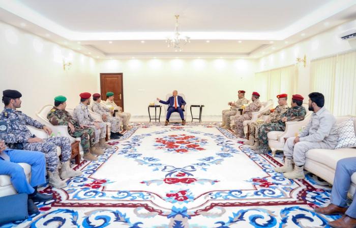 الدفاع
      المدني
      في
      غزة:
      سقوط
      5
      قتلى
      في
      قصف
      إسرائيلي
      على
      مدرسة