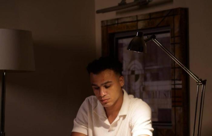 عمرو
      سليم
      لـ«الشرق
      الأوسط»:
      أفكر
      في
      العودة
      إلى
      التلحين