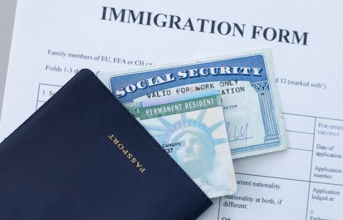 ترامب يوقف قرعة الـ"غرين كارد" للمهاجرين