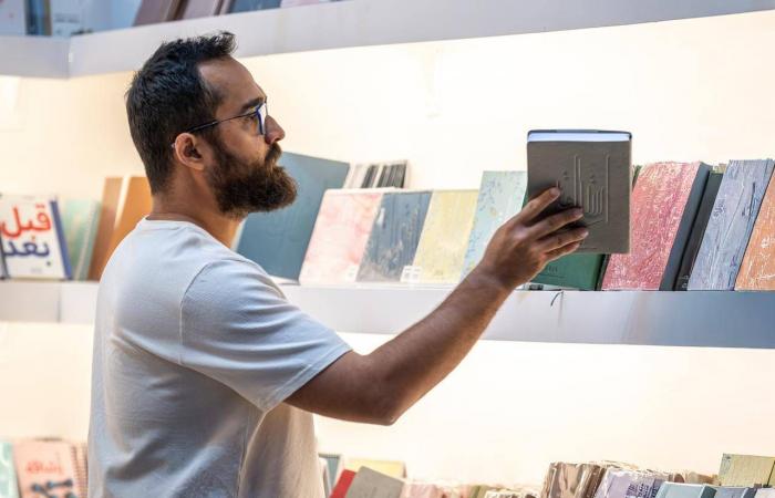 مصر:
      تصريحات
      نقيب
      الفلاحين
      عن
      فوائد
      «دود
      المش»
      تخطف
      الاهتمام