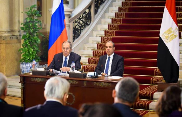 توافق
      مصري
      -
      روسي
      على
      «توسيع
      التنسيق
      السياسي»
      في
      القضايا
      الإقليمية
      والدولية