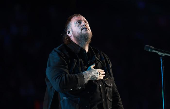 بعد التوبة.. حاكم ولاية تينيسي يصدر عفوًا عن نجم موسيقى الريف جيلي رول