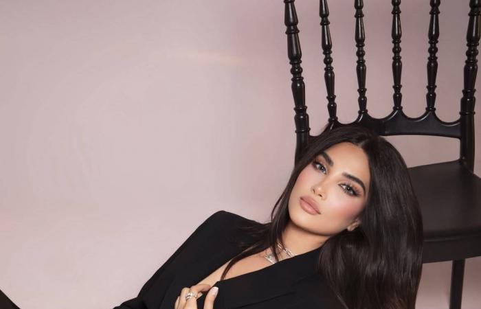 شيراز
      لـ«الشرق
      الأوسط»:
      النجومية
      لا
      تكتسب
      بل
      تولد
      مع
      صاحبها