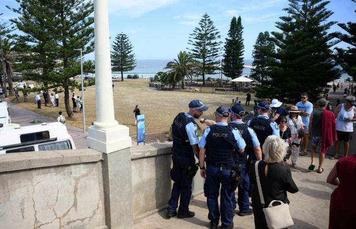  باكستان:
      «دول
      معادية»
      وراء
      مزاعم
      خاطئة
      تربط
      البلاد
      بحادث
      إطلاق
      النار
      في
      أستراليا