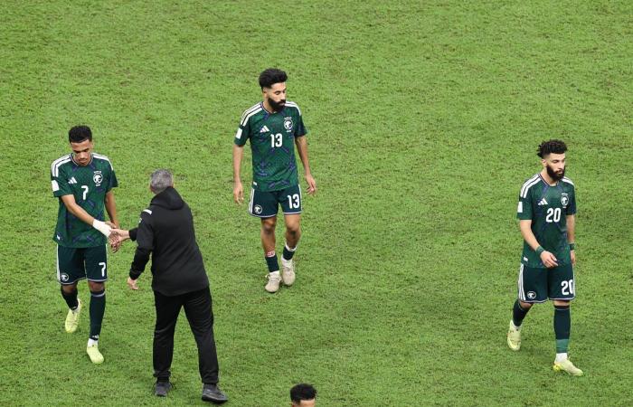 هل
      يمنح
      الأخضر
      الفرصة
      لـ«النجوم
      الصاعدة»
      في
      المشاركة
      المونديالية؟