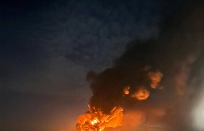 أوكرانيا
      تعلن
      استهداف
      سفينة
      حربية
      روسية
      بمسيّرات
      في
      بحر
      قزوين