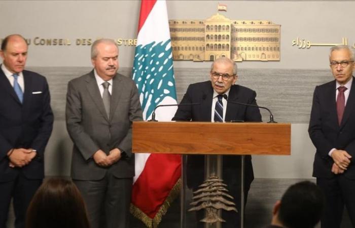 رئيس وزراء لبنان يكشف خطة لاسترداد مواطنيه لودائعهم تبدأ بمن يقل عن 100 ألف دولار