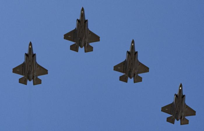 غارات أمريكية على مواقع لتنظيم داعش في البادية السورية ضمن عملية "عين الصقر"