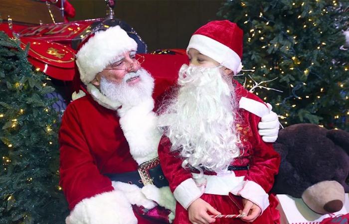 Calgary
      Firefighters
      Toy
      Association's
      58th
      annual
      Children's
      Christmas
      Party
      supports
      1,600
      families