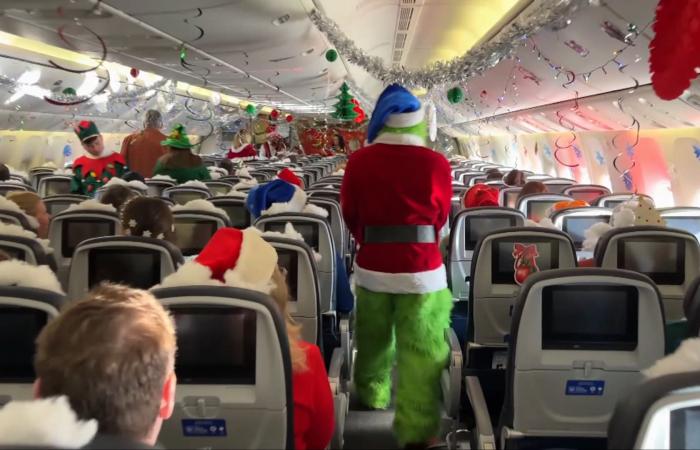 أطفال على متن رحلة طيران سحرية لرؤية سانتا.. تنطلق مرة كل عام من دنفر إلى القطب الشمالي