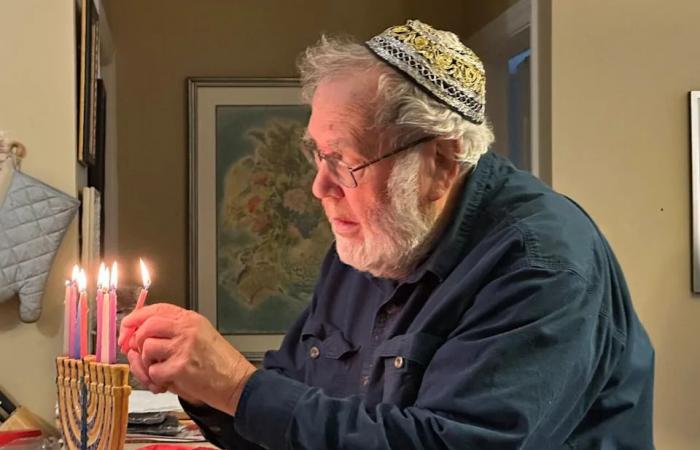 Moncton
      Jewish
      community
      celebrates
      Hanukkah
      and
      synagogue's
      100th
      anniversary