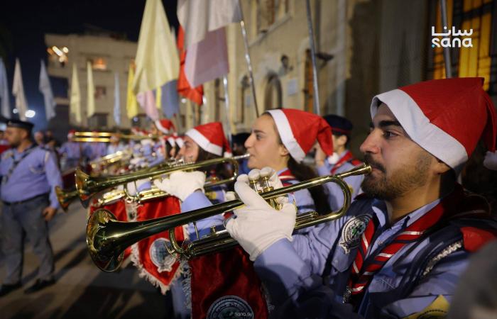 إجراءات
      أمنية
      مشددة
      لحماية
      احتفالات
      الميلاد
      ورأس
      السنة
      في
      سوريا