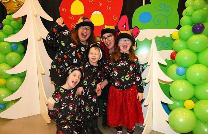 Calgary
      Firefighters
      Toy
      Association's
      58th
      annual
      Children's
      Christmas
      Party
      supports
      1,600
      families