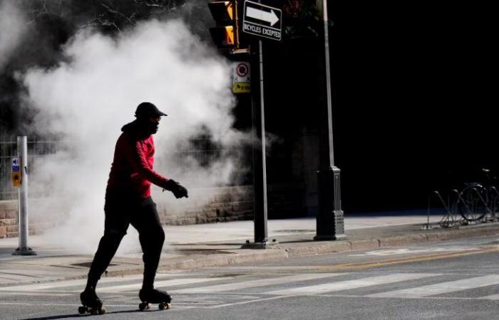 البيئة
      الكندية:
      لا
      توجد
      فرصة
      جيدة
      على
      الإطلاق
      لتساقط
      الثلوج
      في
      تورنتو
      خلال
      عيد
      الميلاد 