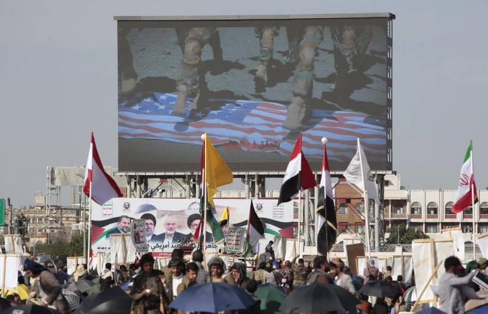 بيانات
      أممية:
      35
      %
      من
      اليمنيين
      الخاضعين
      للحوثيين
      تحت
      وطأة
      الجوع