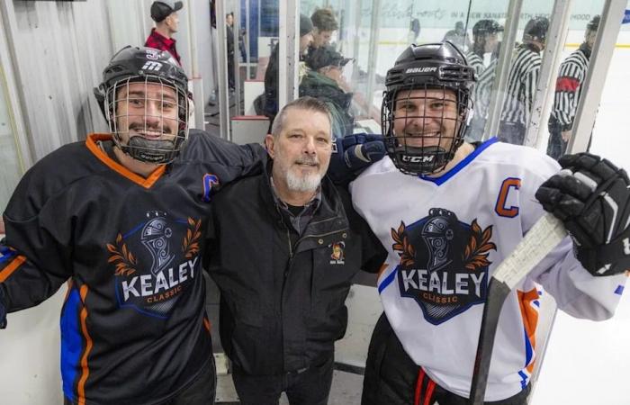 Former
      Ottawa
      police
      officer
      honoured
      in
      memorial
      hockey
      game