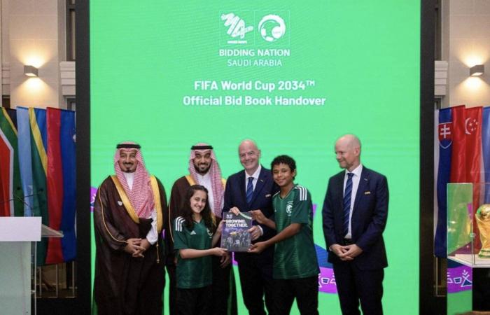 الركراكي:
      الفوز
      على
      جزر
      القمر
      مهم
      للدخول
      في
      أجواء
      المنافسة