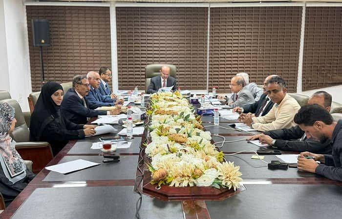 تصعيد
      «الانتقالي
      الجنوبي»
      يضع
      «مجلس
      القيادة
      اليمني»
      أمام
      اختبار
      «وحدة
      القرار»