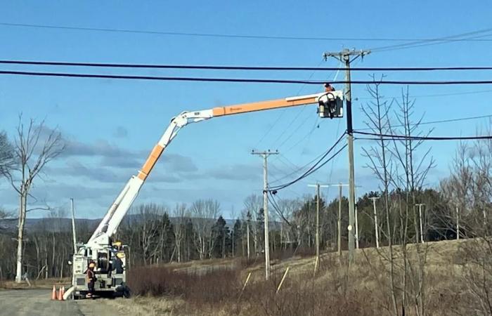 Service
      mostly
      back
      to
      normal
      after
      thousands
      lost
      power
      on
      weekend
