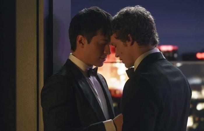 Heated
      Rivalry:
      This
      sexy,
      gay
      hockey
      TV
      series
      has
      everyone
      talking