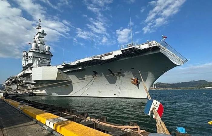 France
      to
      build
      new
      nuclear
      carrier
      replacing
      flagship
      Charles
      de
      Gaulle
