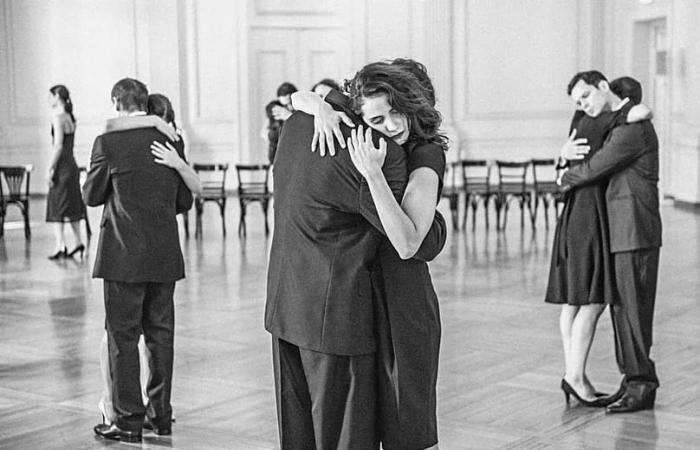 'Kontakthof':
      Greece
      revives
      Pina
      Bausch
      at
      its
      National
      Theatre
