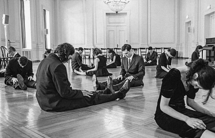 'Kontakthof':
      Greece
      revives
      Pina
      Bausch
      at
      its
      National
      Theatre