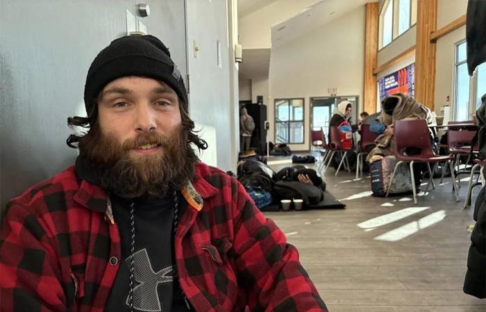 As
      temperatures
      plummet,
      city's
      homeless
      ponder
      how
      they'll
      spend
      Christmas