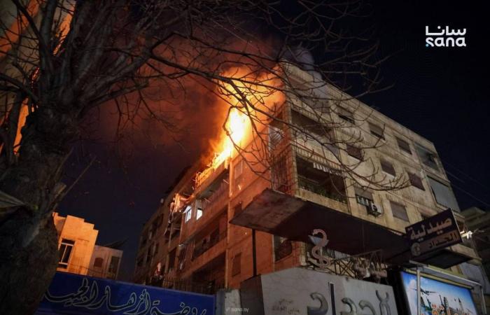 حلب:
      اجتماع
      عسكري
      موسع
      لقيادة
      الشمال
      لبحث
      الأوضاع
      والجاهزية