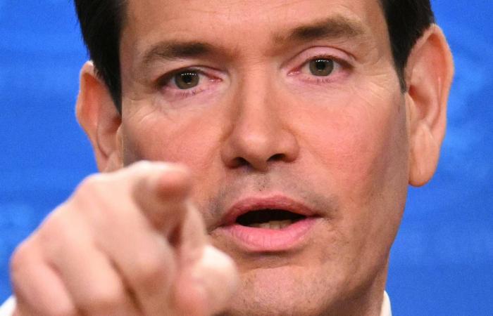 الحكومة
      السودانية
      تقدم
      مبادرة
      لإنهاء
      «حرب
      الألف
      يوم»