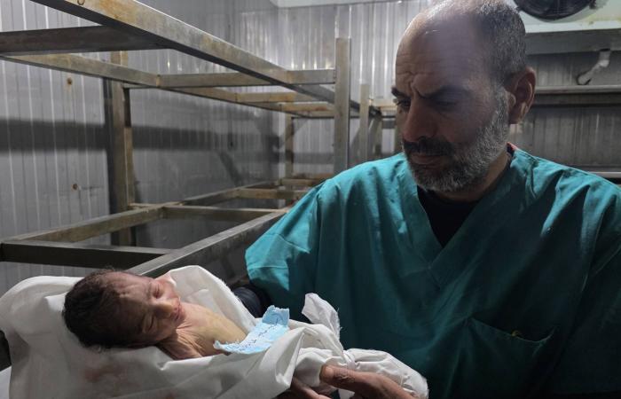 غزيّون
      تحت
      القصف
      يخشون
      تهجيراً
      جديداً
      شرق
      «الخط
      الأصفر»