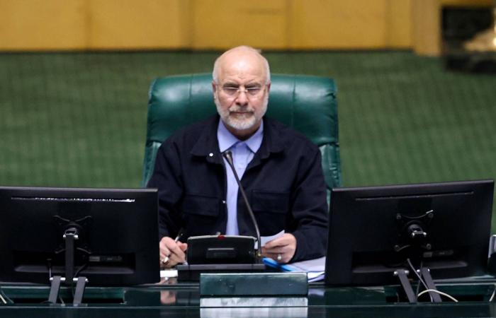 الحكومة
      الإيرانية
      تعرض
      موازنة
      تتجاوز
      107
      مليارات
      دولار