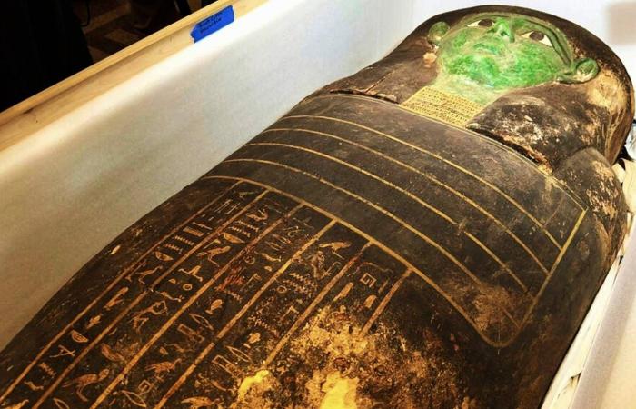 مصر:
      متحف
      التحرير
      يعرض
      التابوت
      «الاستثنائي»
      بعد
      استعادته
      من
      أميركا