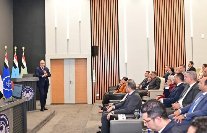 «سد
      النهضة»:
      مصر
      تجدد
      رفضها
      التفريط
      في
      «أي
      قطرة»
      من
      مياه
      النيل