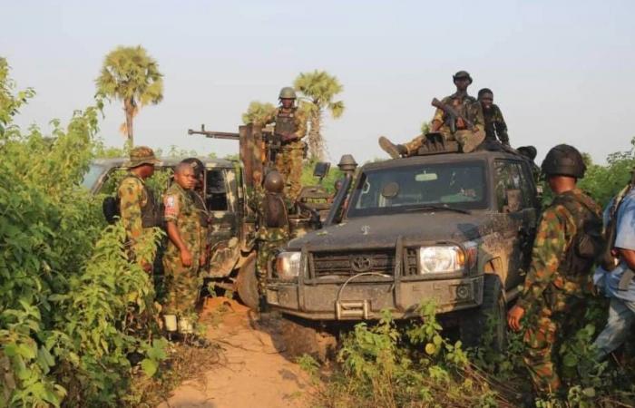 انفجار
      يهز
      مسجداً
      في
      مايدوجوري
      بولاية
      بورنو
      النيجيرية