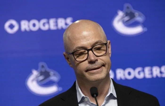 Canucks
      Live:
      Merry
      Christmas,
      now
      get
      out
      of
      town;
      World
      Junior
      prospects