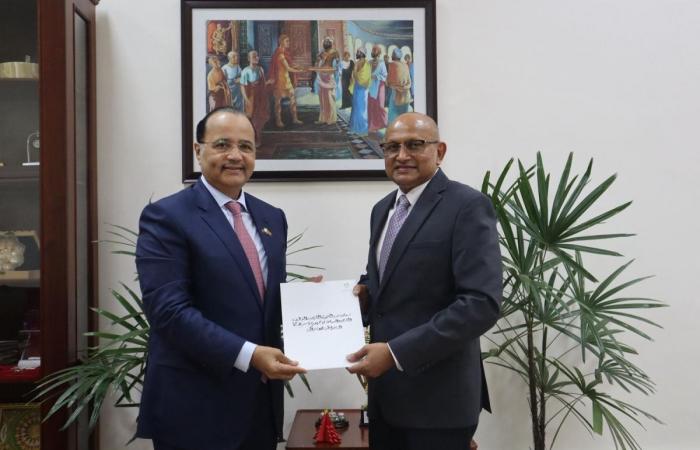  الخارجية السريلانكية تتسلم نسخة من أوراق اعتماد سفير دولة قطر