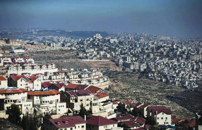 عون:
      عودة
      سكان
      جنوب
      لبنان
      إلى
      ديارهم
      أولوية