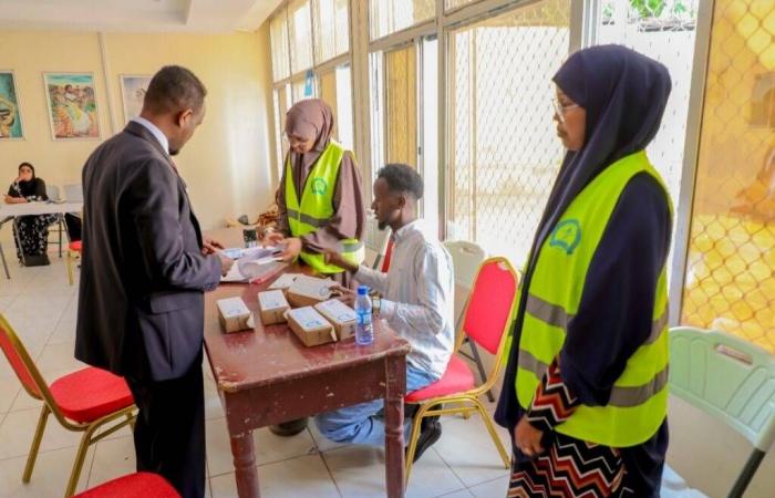 مقديشو
      تشهد
      أول
      انتخابات
      محلية
      مباشرة
      منذ
      عقود